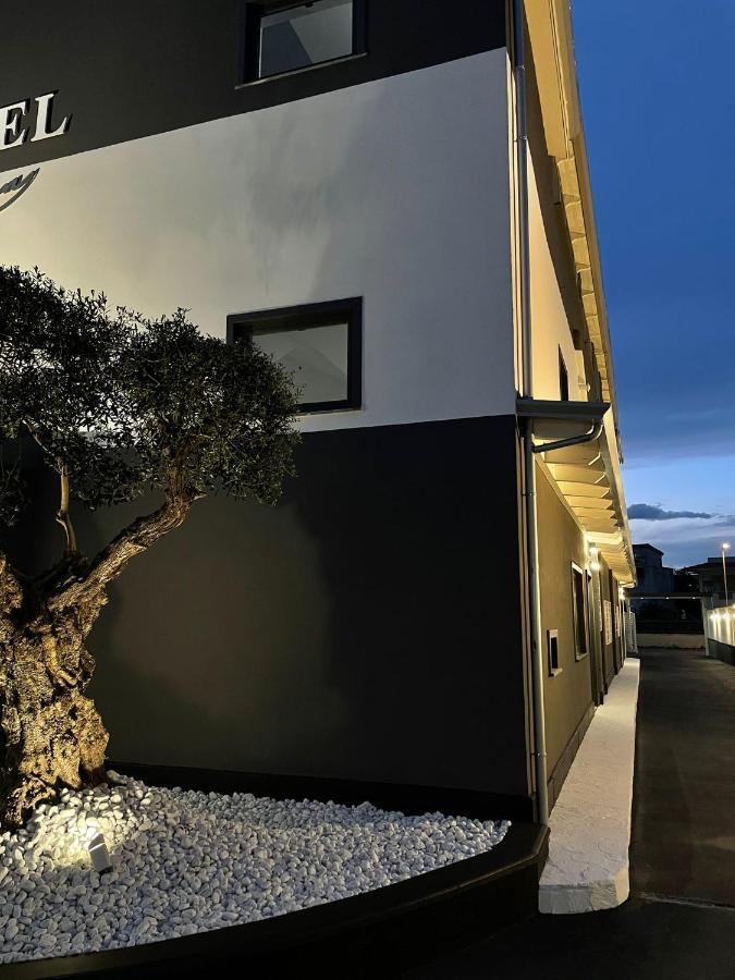Hotel Cristian Giugliano In Campania Exterior foto