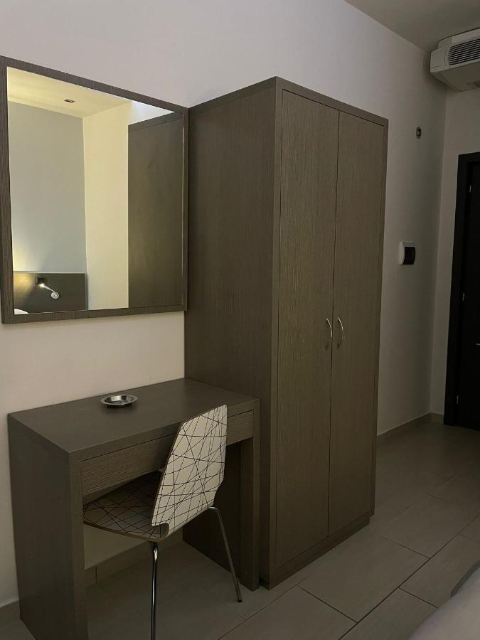 Hotel Cristian Giugliano In Campania Exterior foto